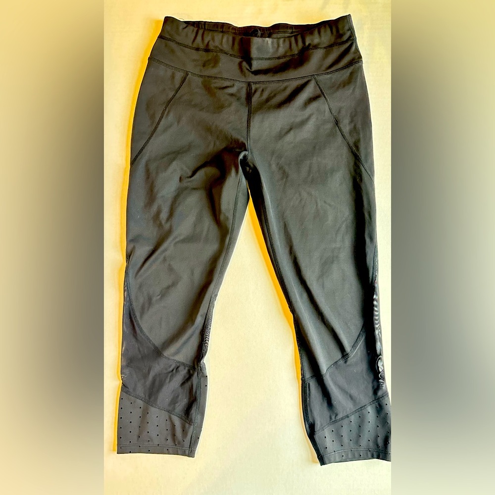 Women’s Athleta Black leggings. Size medium.